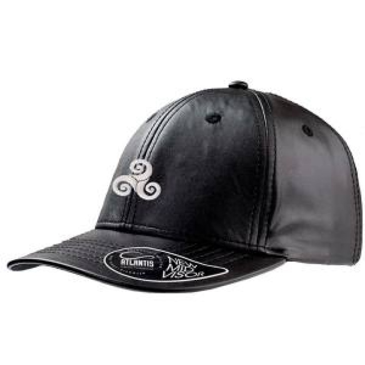 BC9017  Lewis Broderie Triskell