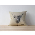 Coussin all-over Cerf Native Tribes les Loups du Gévaudan uni 40 x 40