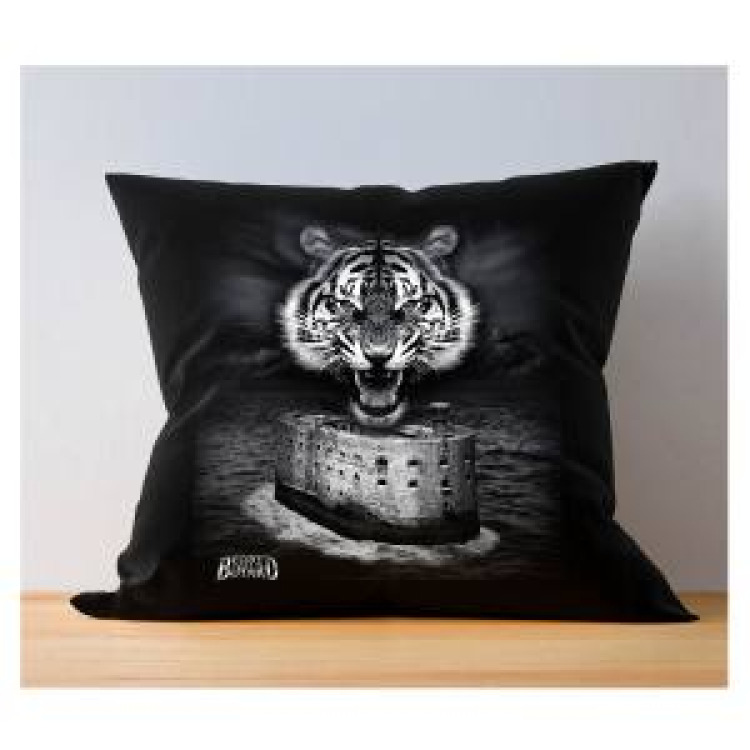 Coussin all-over Tête de Tigre avec le Fort / Fort Boyard (Fond Noir) uni 40 x 40